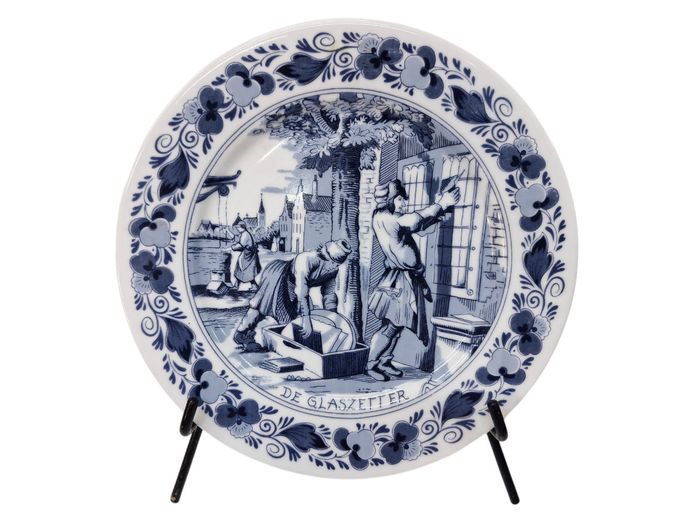 Delft Holland "De Glaszetter" Traditional Dutch Collector's Plate