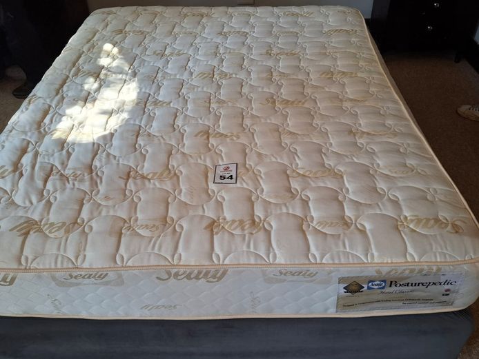 Double bed base and mattrass