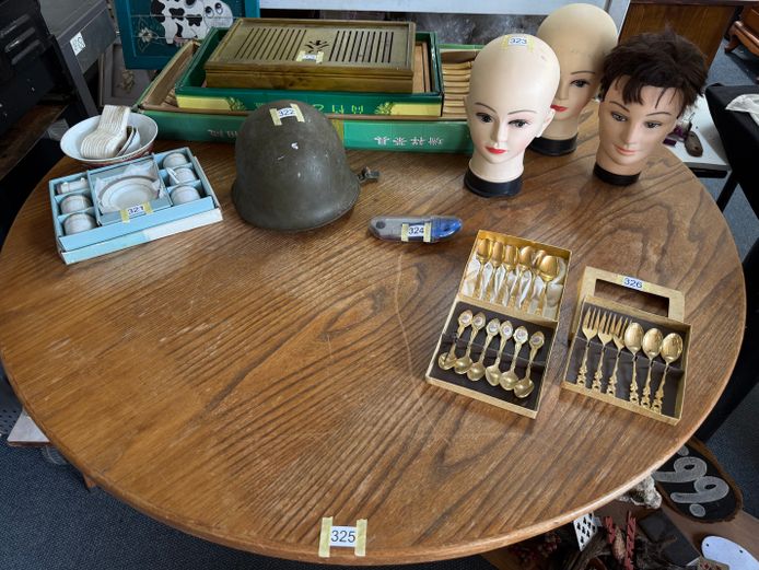 Round Wooden Dining Table 