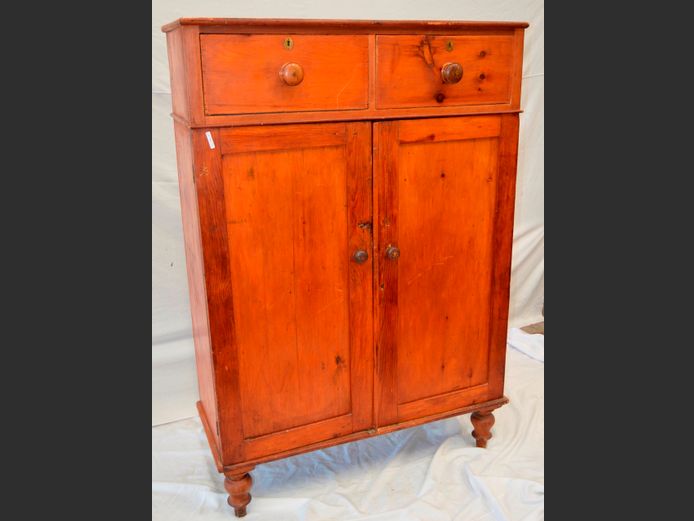 YELLOWWOOD 2-DOOR, 2-DRAWER JONKMANSKAS, 109 x 44 x 159cm [Needs some TLC]