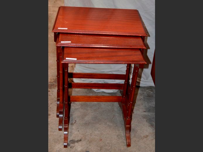 MAHOGANY NEST OF 3 TABLES, 48 x 36 x 55cm, 43 x 35 x 54cm & 38 x 34 x 52cm
