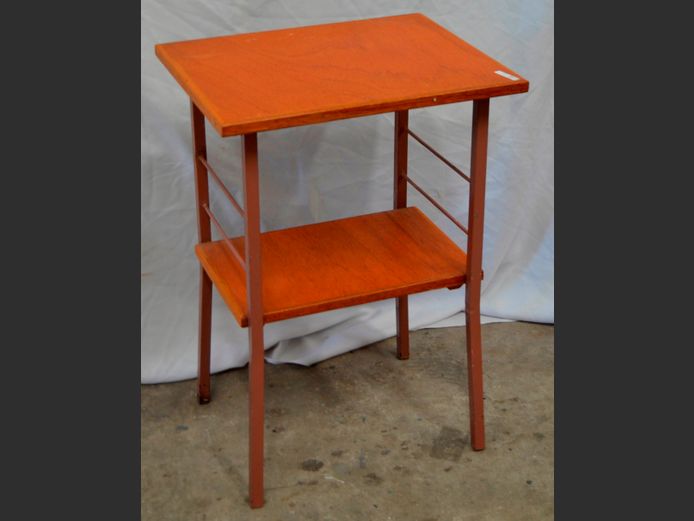 METAL SIDE TABLE WITH BOTTOM SHELF, 47 x 38 x 67cm