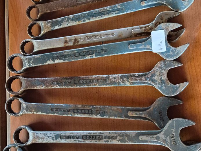 10 X VARIOUS SPANNERS
