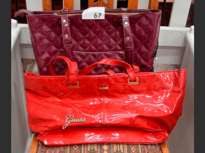 LOT OF 2 REPRODUCTION HANDBAGS: "GUESS" & "CHANEL"