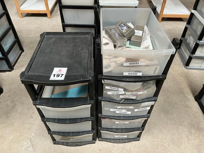 8 Plastic drawers