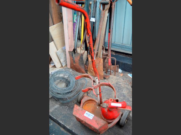 OXY-ACETYLENE TROLLEY & FIRE EXTINGUISHER [93,95]