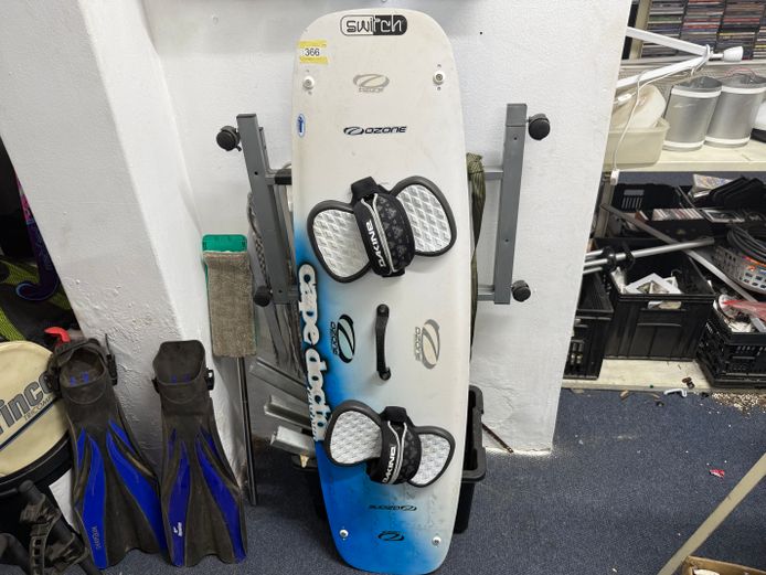 Ozone Cape Doctor Kiteboard with Dakin foot straps