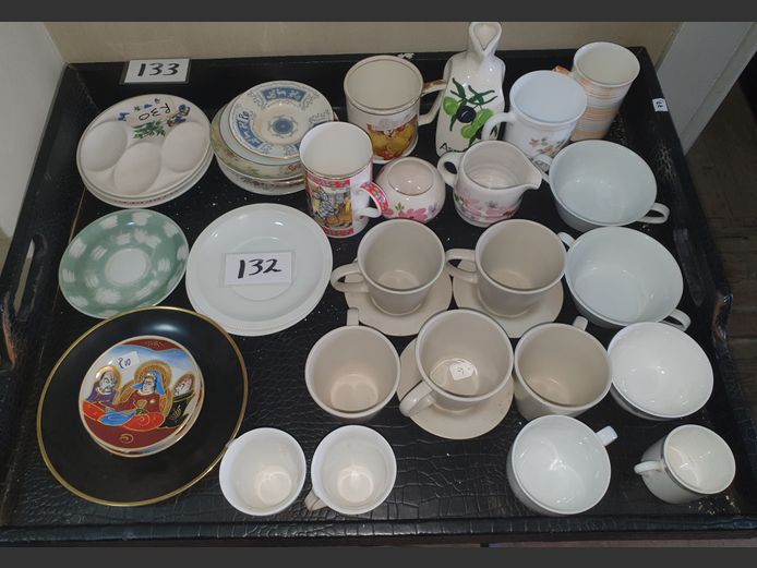 LOT: ARZBERG SAUCERS, COALPORT SAUCER, WEDGWOOD BOWL, etc