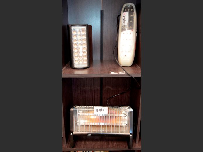 RECHARGEABLE LAMPS & A 2-BAR HEATER [Faulty]