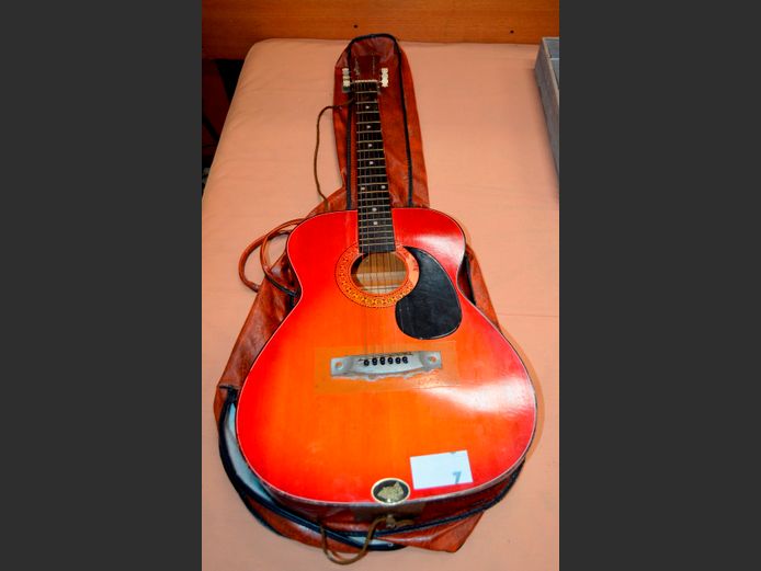 MAXTONE ACOUSTIC GUITAR WITH BAG, 100cm Long