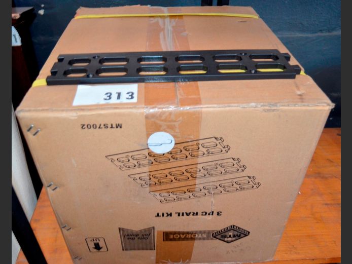 LOT: 3-PIECE RAIL KITS
