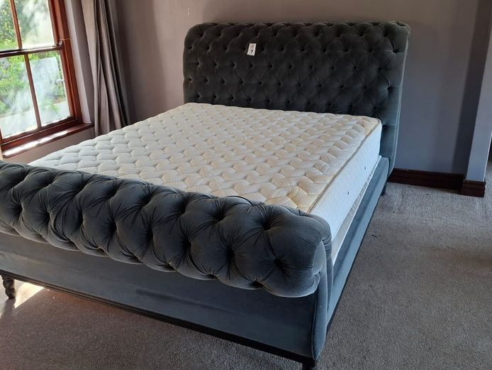 Extra lenth Kingsize bed with mattrass