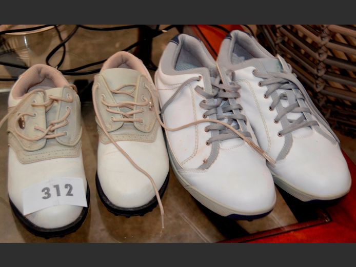 PAIR F.J. CONTOUR GOLF SHOES (Size 8½0 & PAIR PROSWING GOLF SHOES (Size 4½)