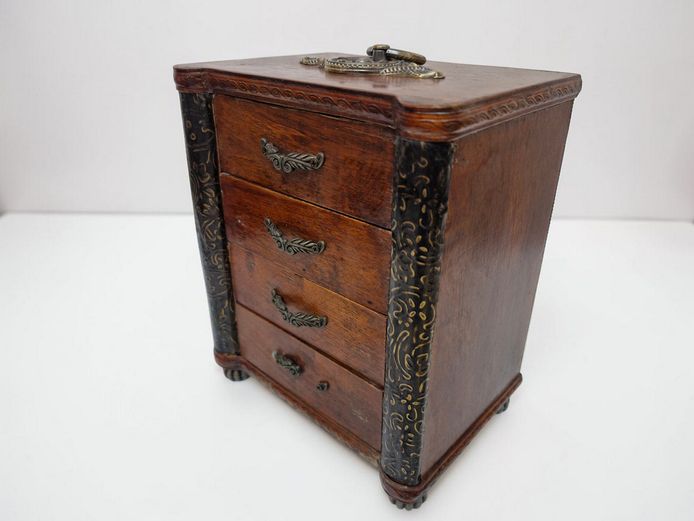 Vintage-Style Table Top Wooden 4-Drawer Jewelry Chest