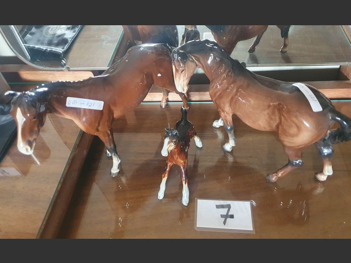 BESWICK STYLE CERAMIC HORSES [Repairs to 1]