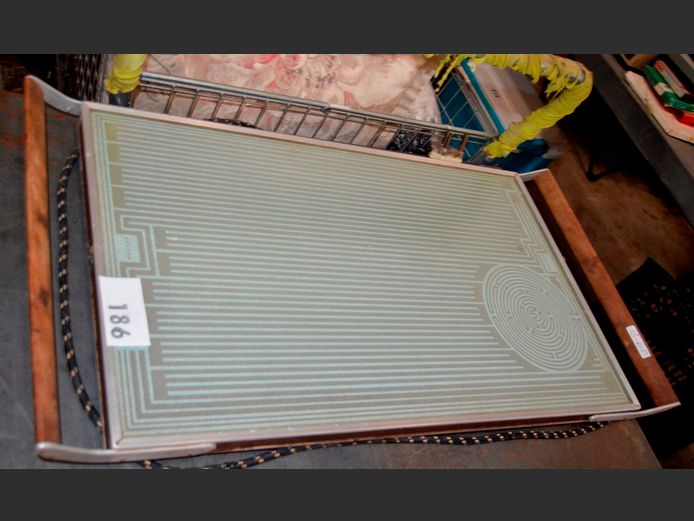 SALTON HOTTRAY, 76 x 39cm [Switches on, untested further]
