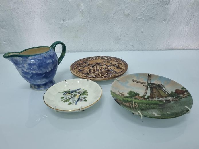 Vintage Decor Lot: Souvenir Ceramic Plates & Hand-Painted Creamer Jug