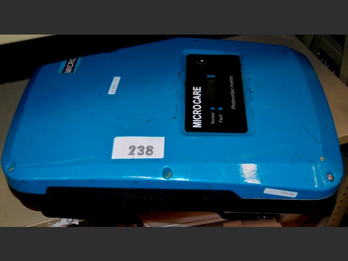 MICROCARE PHOTOVOLTAIC 3000 GRID INVERTER [Untested]