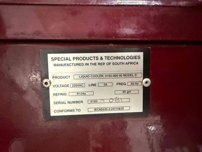 Liquor cooler with space for 3 different types of drinks