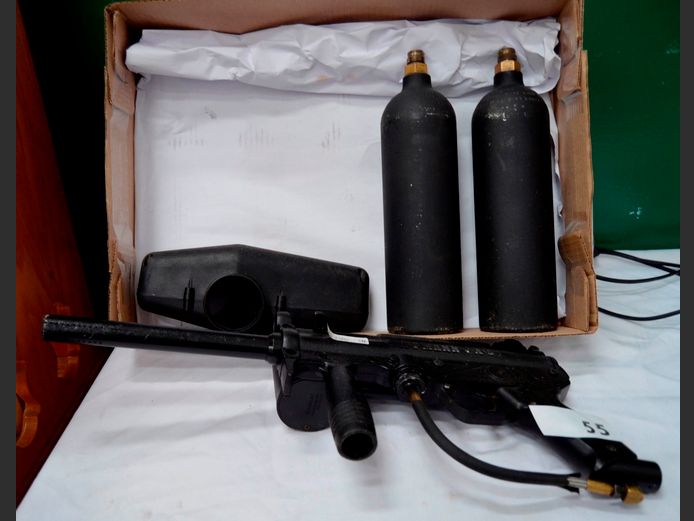TIPPMAN A5 PAINTBALL GUN WITH CANISTERS