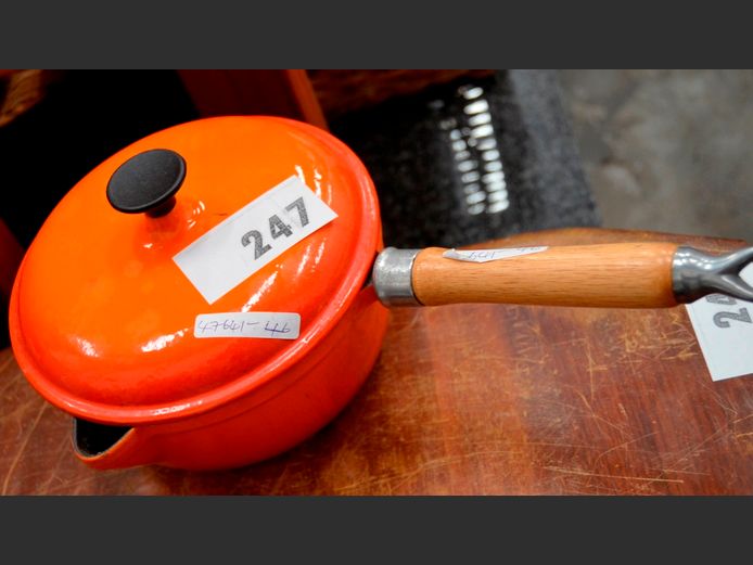 VINTAGE CAST IRON SAUCEPAN WITH LID, 19cm Diameter
