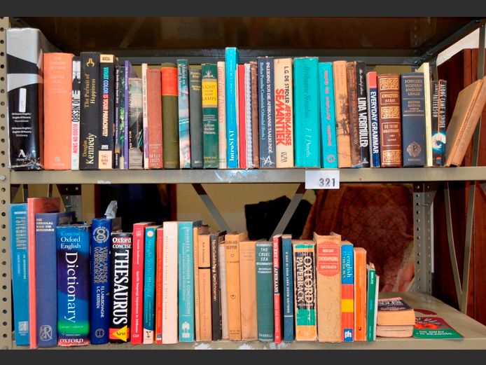 LOT ON 2 SHELVES: VARIOUS BOOKS