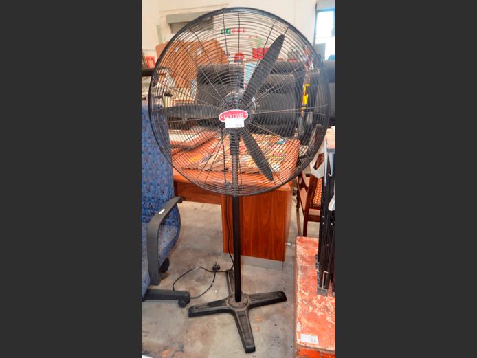 GOLDAIR INDUSTRIAL PEDESTAL FAN [Working]