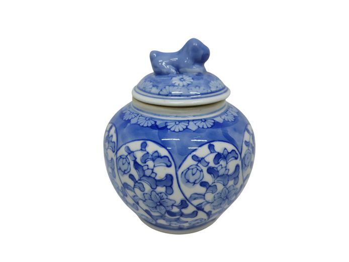 Vintage Chinese Blue and White Porcelain Ginger Jar with Foo Dog Finial