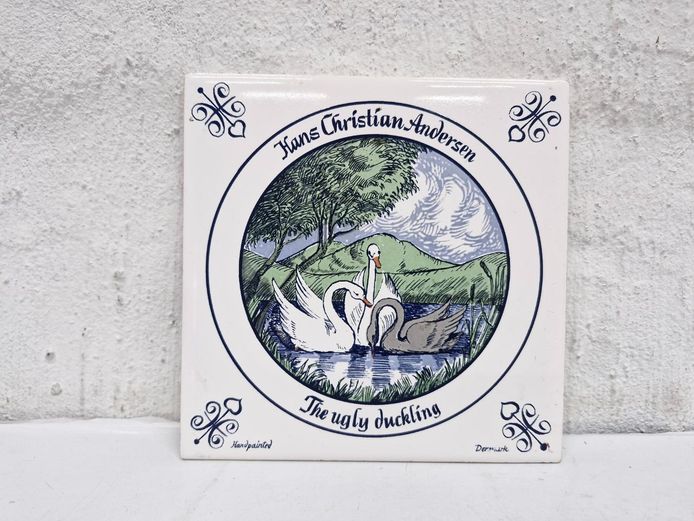 Hand-Painted Ceramic Tile – Hans Christian Andersen "The Ugly Duckling" (Boizenburg Tile)