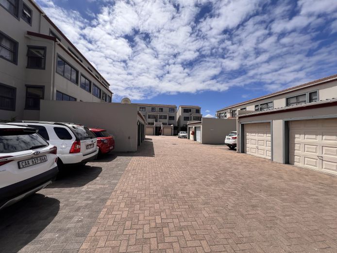 24 Chamarel, 11 Queens Close, Parklands (3 Bedroom Townhouse)