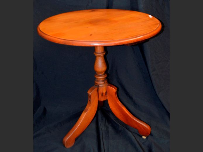 YELLOWWOOD CIRCULAR SIDE TABLE ON PEDESTAL BASE, 61cm Diameter x 63cm High