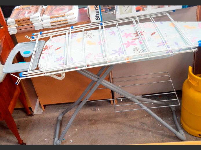 CLOTHES HORSE & IRONING BOARD