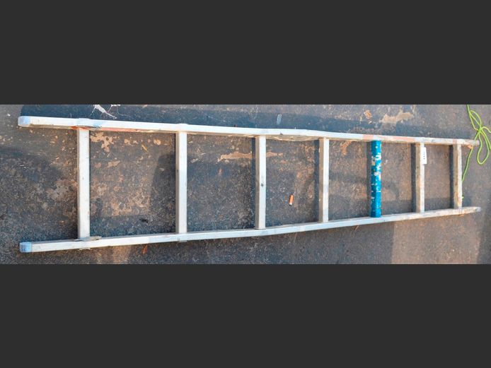 ALUMINIUM 6-STEP LADDER