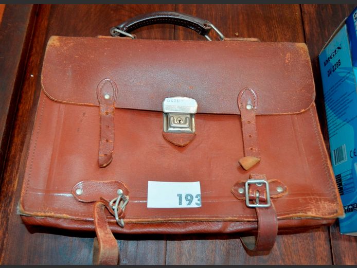 BROWN LEATHER SATCHEL, 40 x 31cm [Needs polishing]