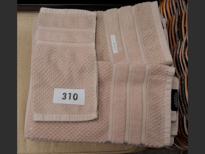 SET SOHO LIVING KHAKI BATH TOWELS, HAND TOWELS & FACECLOTH