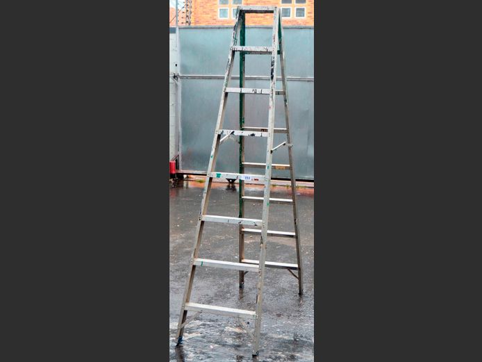 ALUMINIUM 7-STEP LADDER