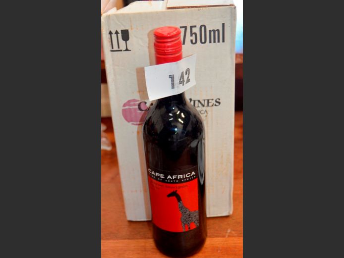 LOT OF 6 x 750ml BOTTLES CAPE AFRICA 2009 CABERNET SAUVIGNON/SHIRAZ [Condition of contents unknown]
