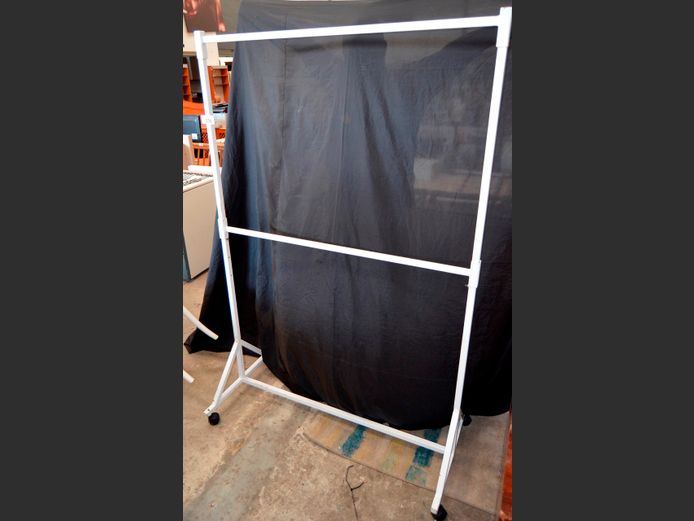 WHITE METAL 2-TIER CLOTHING RAIL