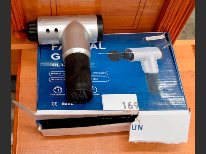 LOT: 2 x FACIAL MASSAGING GUNS [Untested]