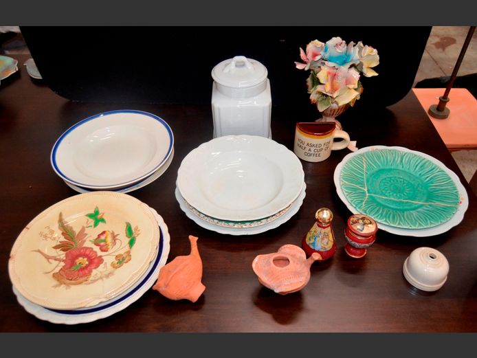 CLARICE CLIFF, ALFRED MEAKIN & SHELLEY: PLATES, ROSE ORNAMENT, JAR WITH LID, etc [Damage to some pieces]