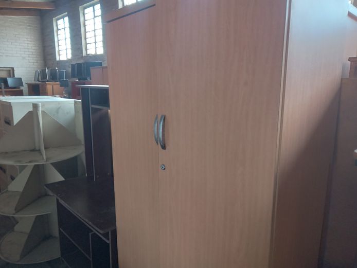 2-door wooden cabinent