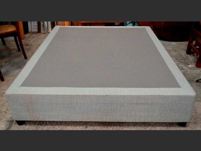 GREY QUEEN SIZE BED BASE [No mattress]