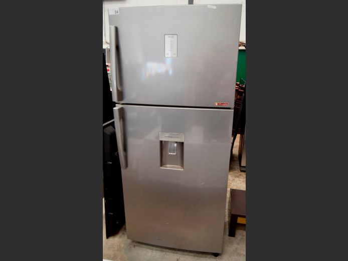 SAMSUNG SILVER FINISH FRIDGE FREEZER WITH WATER DISPENSER [Switches on, Faulty]