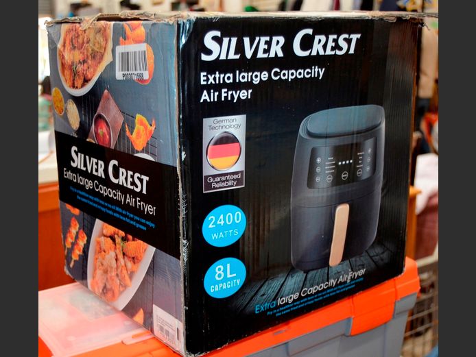 SILVER CREST 8 LITRE AIR FRYER [Switches on, untested further]