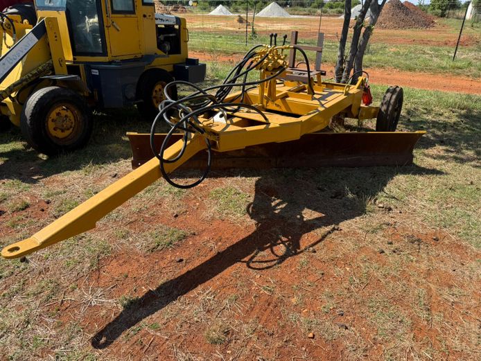 HEAVY DUTY TRACTOR DROWN HYDRAULIC GRADER