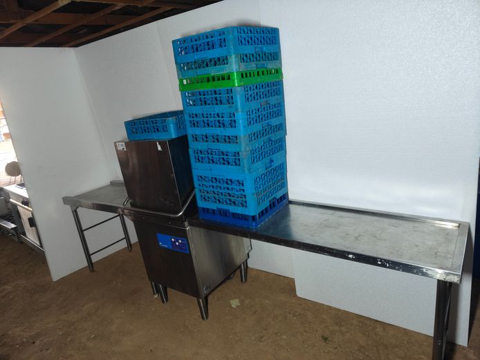 EUROWASH 383 DISHWASHER WITH S/STEEL TABLES (3 PHASE NOT TESTED)