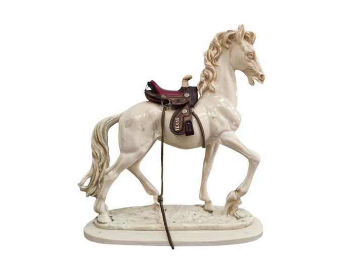 Hartland Victor Style Western Saddled Horse Figurine