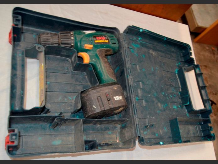 RYOBI 12V CORDLESS DRILL IN CASE [Untested, no charger]