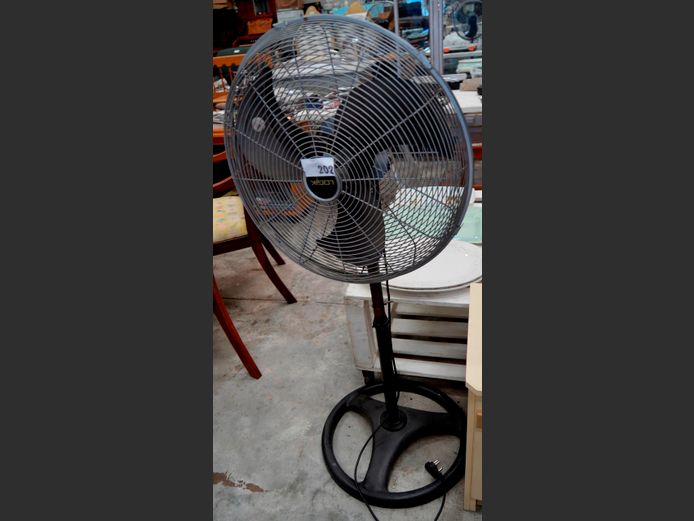 LOGIK PEDESTAL FAN [Switches on]