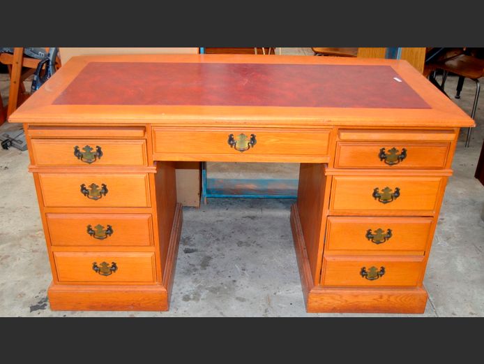 OAK, LEATHER INLAID 9-DRAWER DESK, 141 x 77 x 77cm